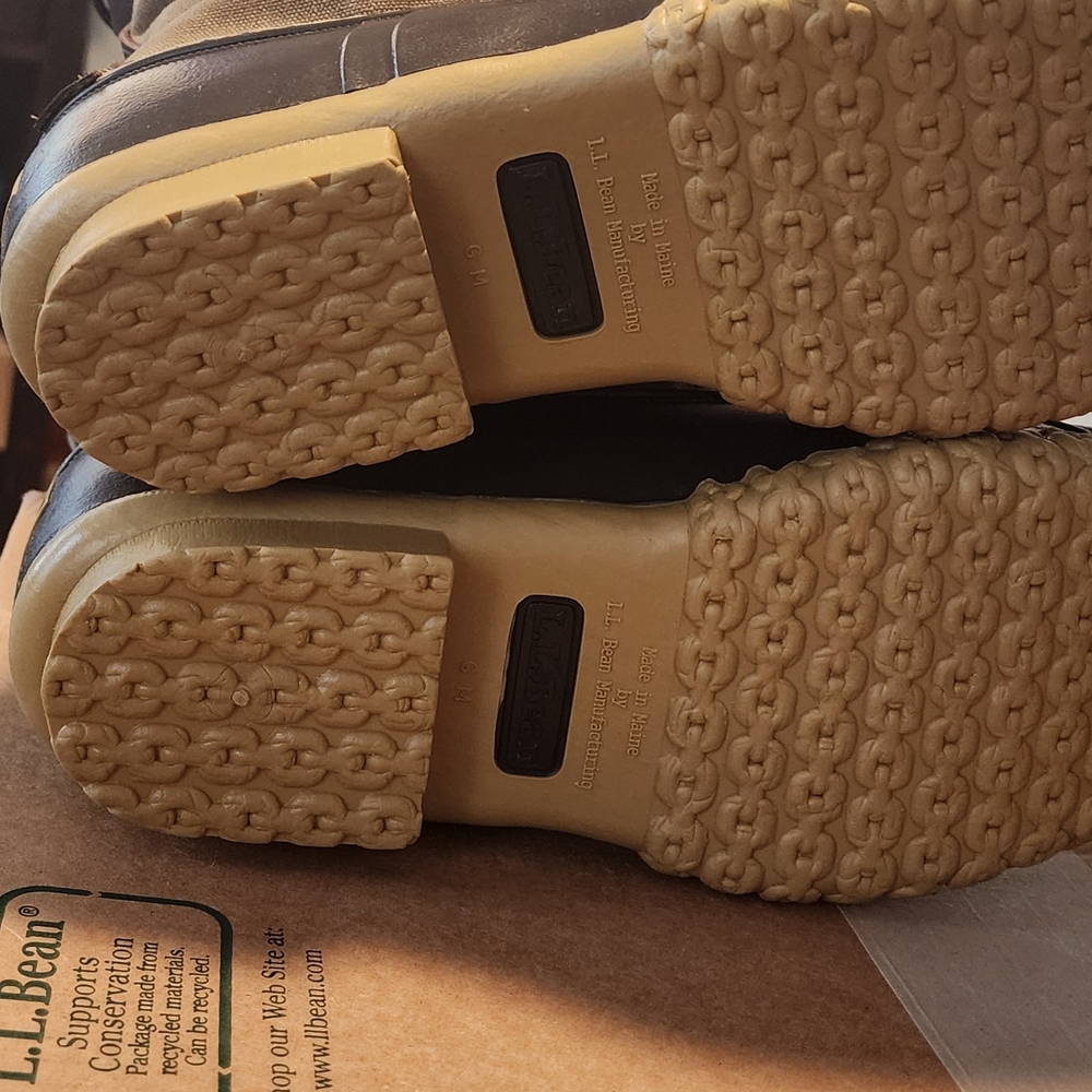 Womens LL Bean Duck Boots - Black and Tan - Picture 3 of 10